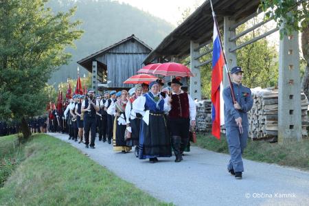 Slovesnost ob odprtju prizidka in prevzemu večnamenskega gasilskega vozila PGD Gozd (9)